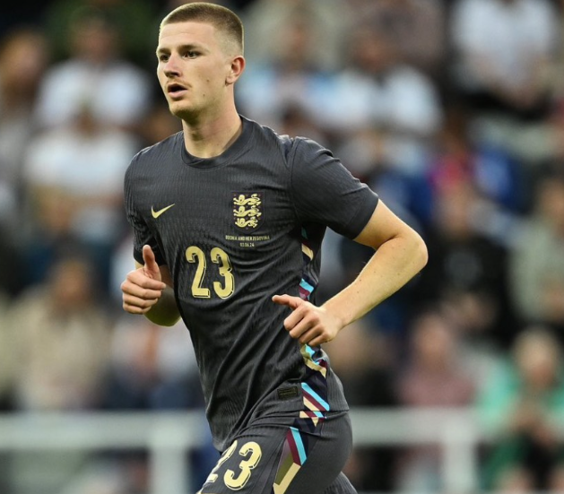 曼联中场困境：亚当&middot;沃顿难成破局之钥