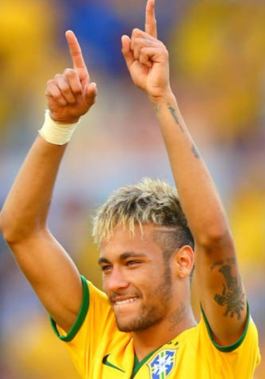 内马尔助力桑托斯：伤病复出后的坚守与舆论困境